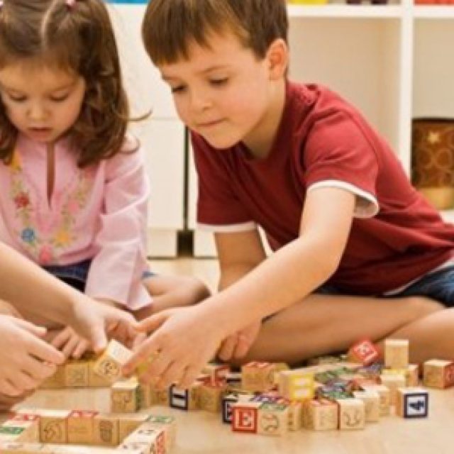 Développement cognitif et sensoriel de l&rsquo;enfant : les avantages de la méthode pédagogique Montessori